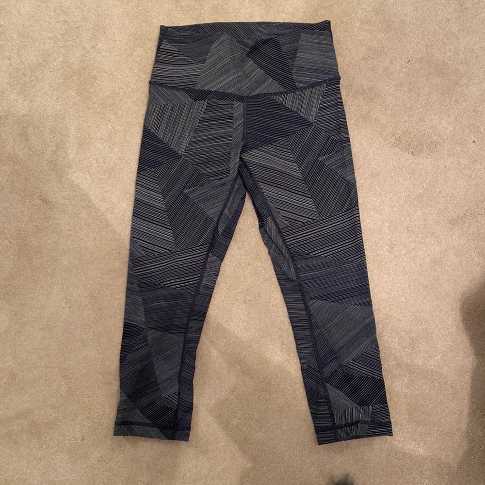 NWOT lululemon cropped leggings
